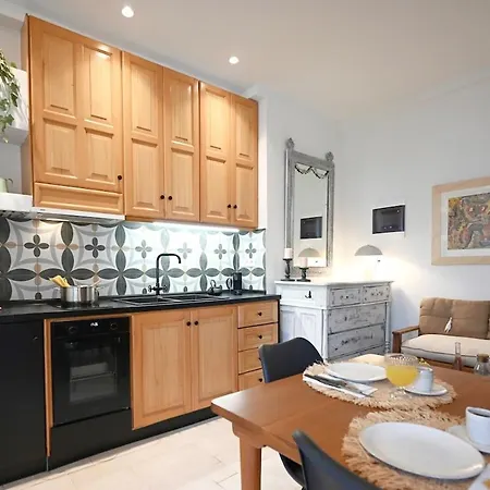 Apartment Romantica Deluxe With Hot Tub And Balcony, A Lovely Nest Near Old Town Rhodes City
