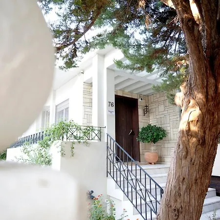 Romantica Deluxe With Hot Tub And Balcony, A Lovely Nest Near Old Town Apartment